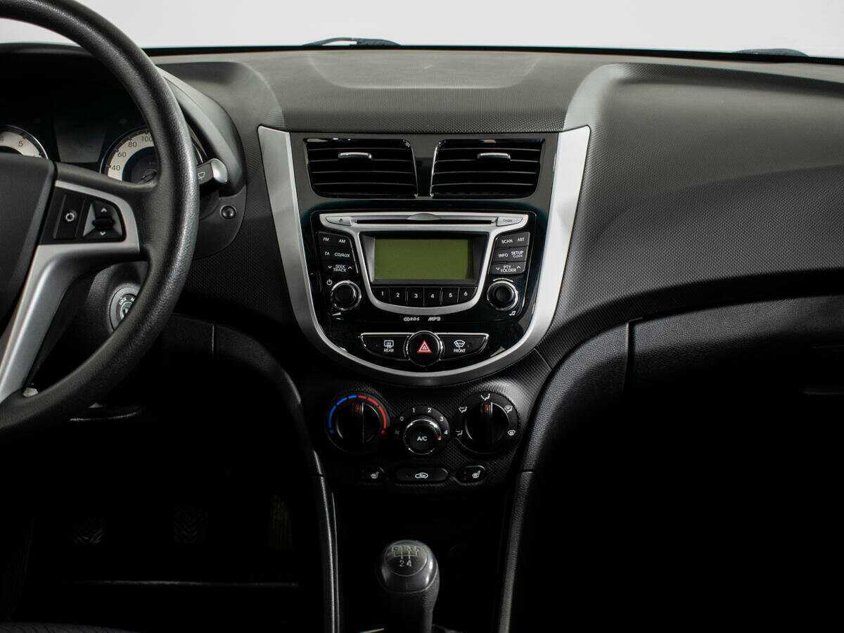 Hyundai Solaris б/у, 2012, Механическая. Фото: #10