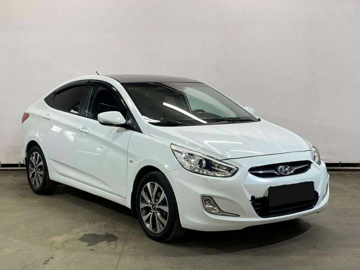 Hyundai Solaris б/у, 2013, Автоматическая. Фото: #2