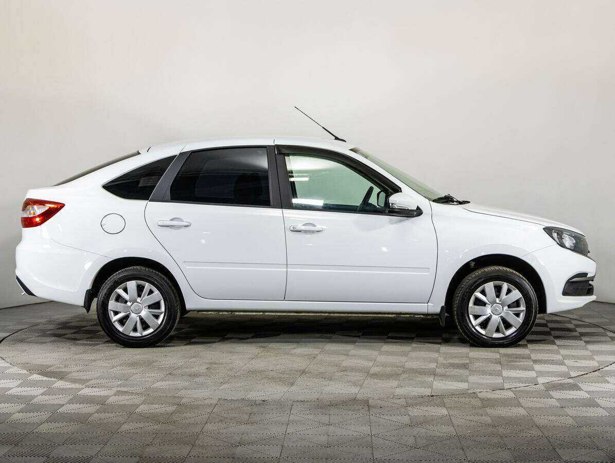 Lada (ВАЗ) Granta б/у, 2022, Механическая. Фото: #3