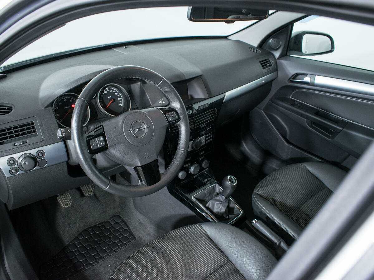 Opel Astra б/у, 2014, Механическая. Фото: #12