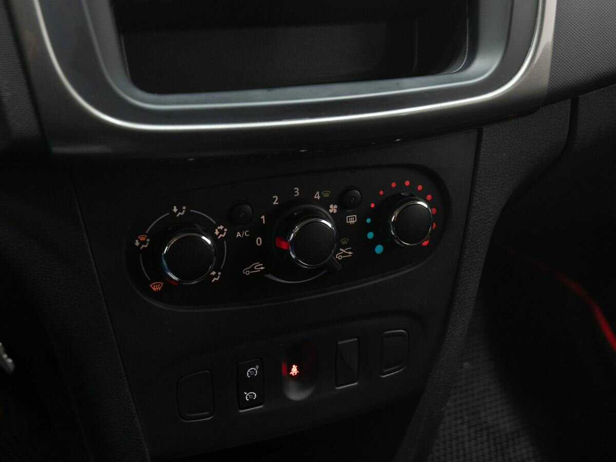 Renault Sandero б/у, 2017, Механическая. Фото: #16