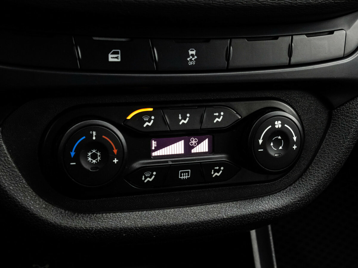 Lada (ВАЗ) Vesta б/у, 2017, Механическая. Фото: #9