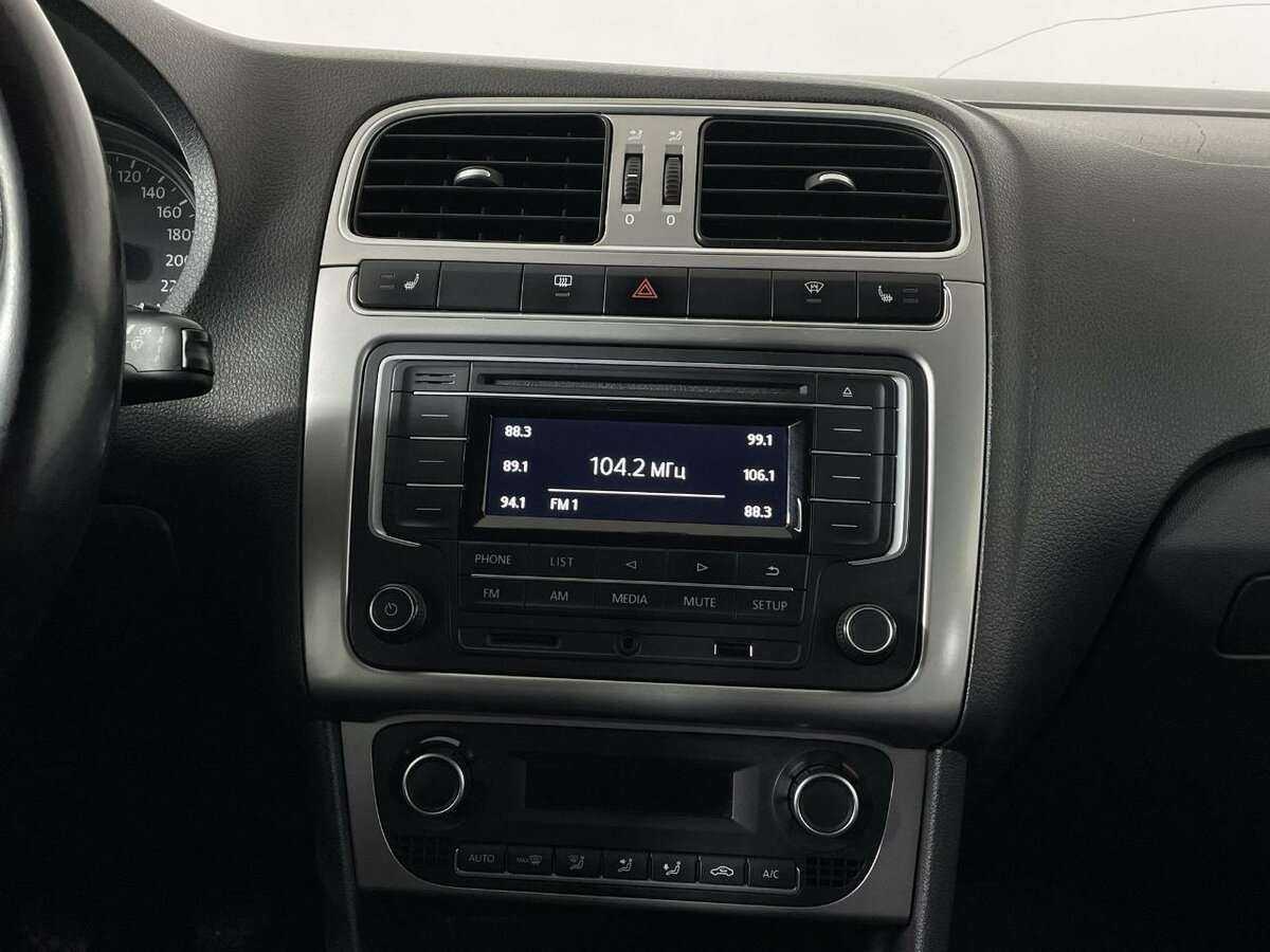 Volkswagen Polo б/у, 2015, Механическая. Фото: #10