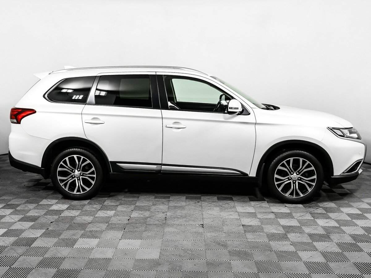 Mitsubishi Outlander б/у, 2017, Вариатор. Фото: #3