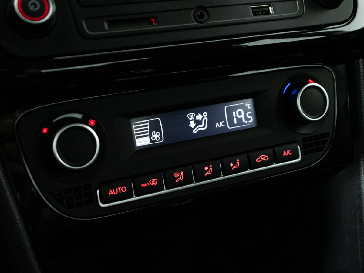 Volkswagen Polo б/у, 2017, Автоматическая. Фото: #14