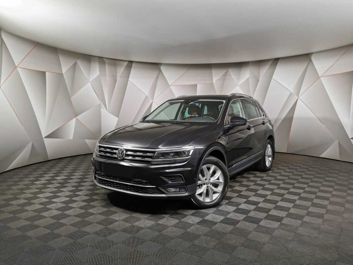 Volkswagen Tiguan б/у, 2019, Роботизированная. Посмотреть фото