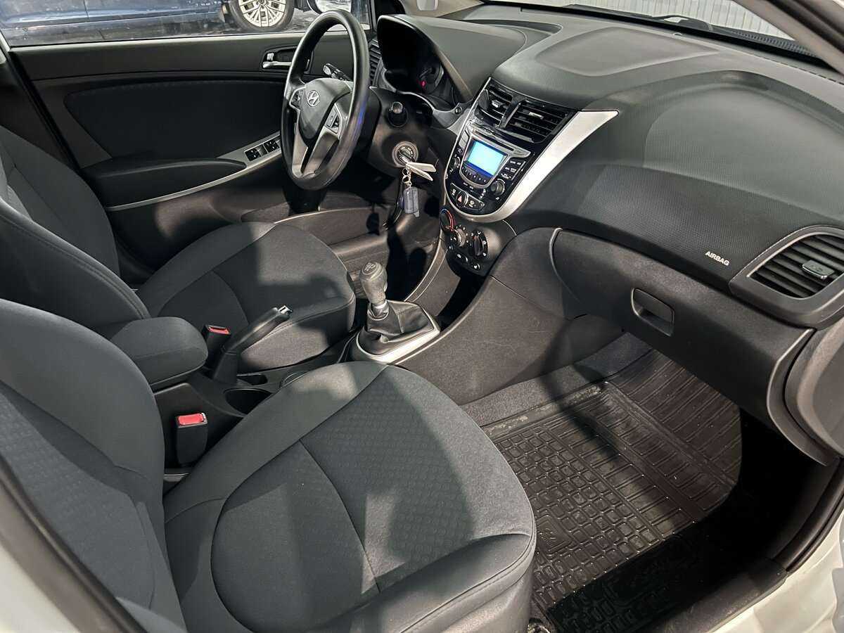 Hyundai Solaris б/у, 2014, Механическая. Фото: #10