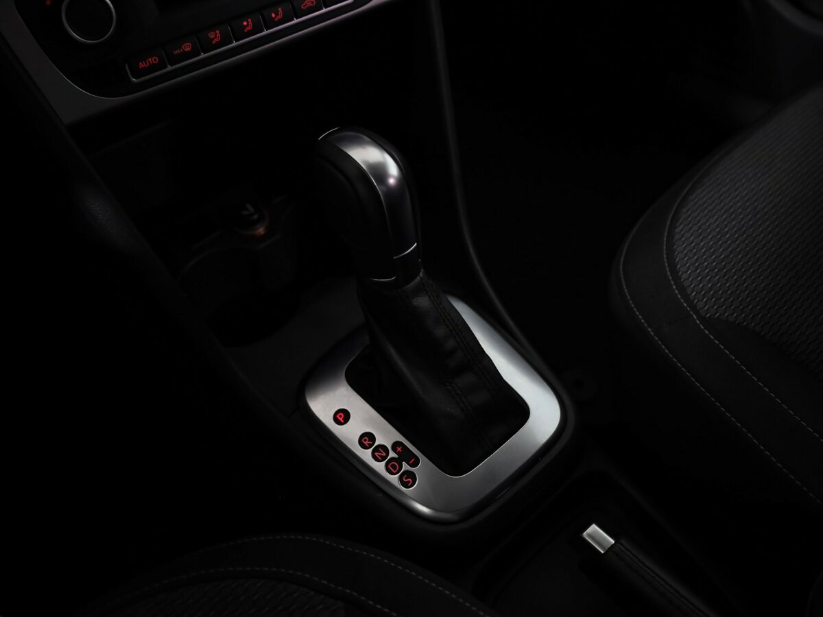 Volkswagen Polo б/у, 2015, Автоматическая. Фото: #11