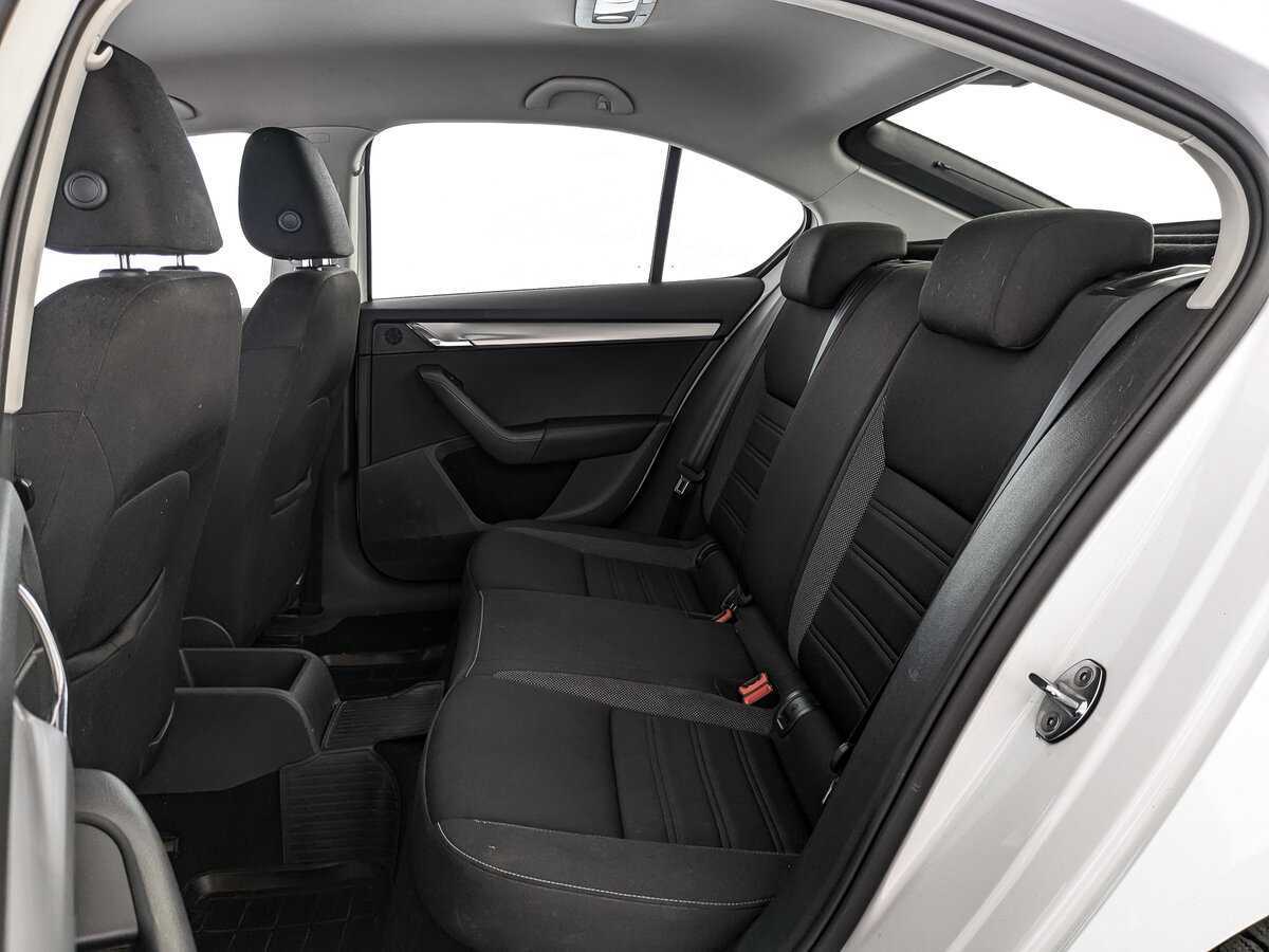 Skoda Octavia б/у, 2017, Механическая. Фото: #12