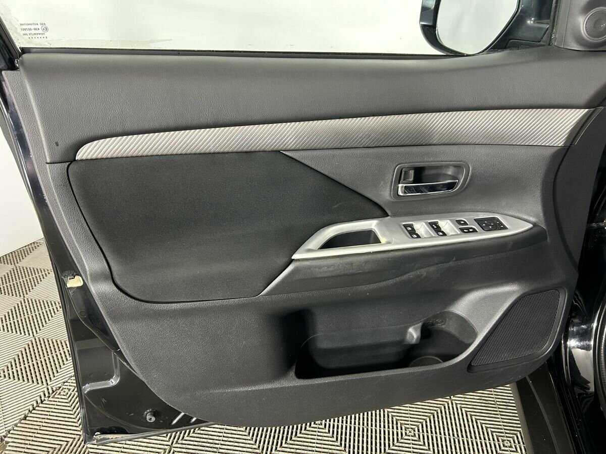 Mitsubishi Outlander б/у, 2015, Вариатор. Фото: #6