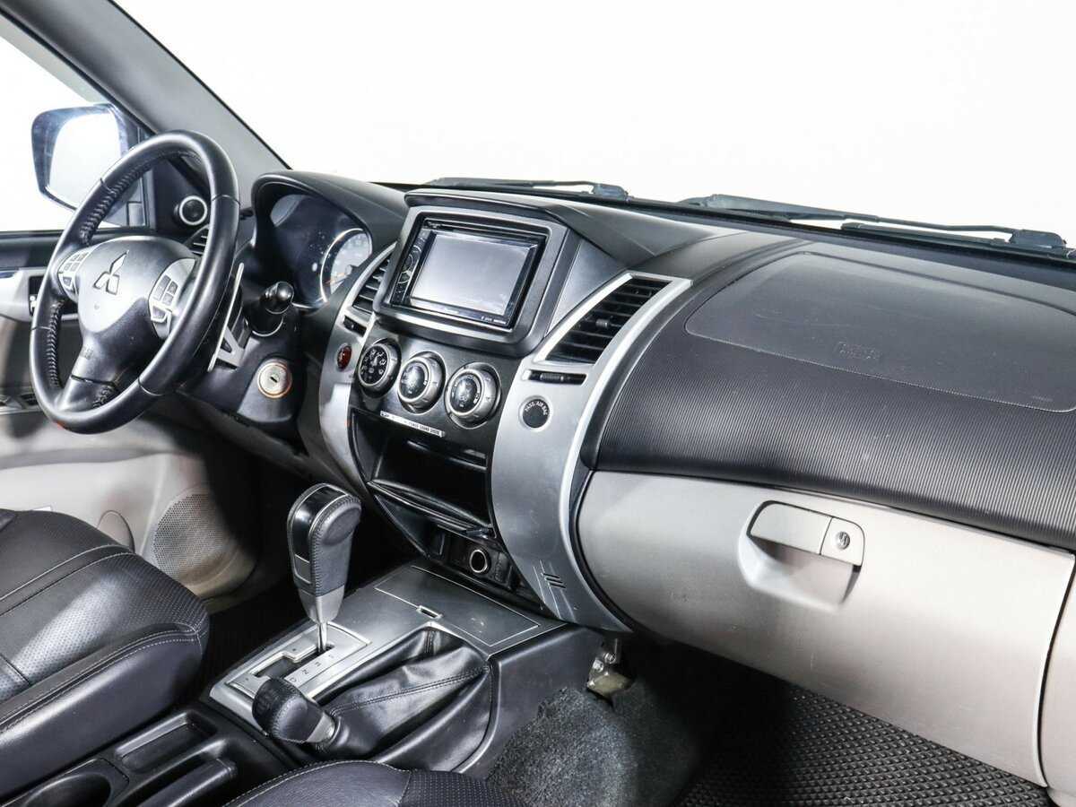 Mitsubishi Pajero Sport б/у, 2012, Автоматическая. Фото: #6