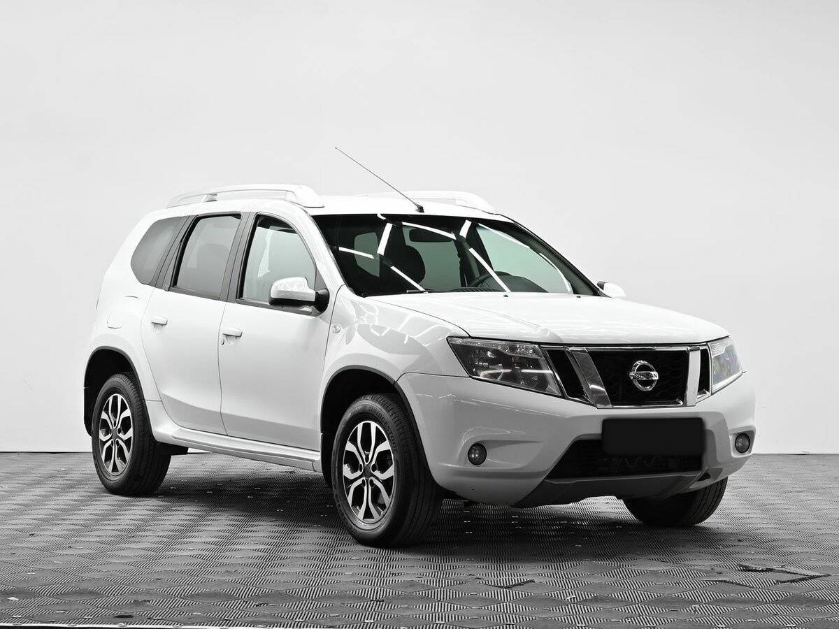 Nissan Terrano б/у, 2017, Автоматическая. Фото: #2