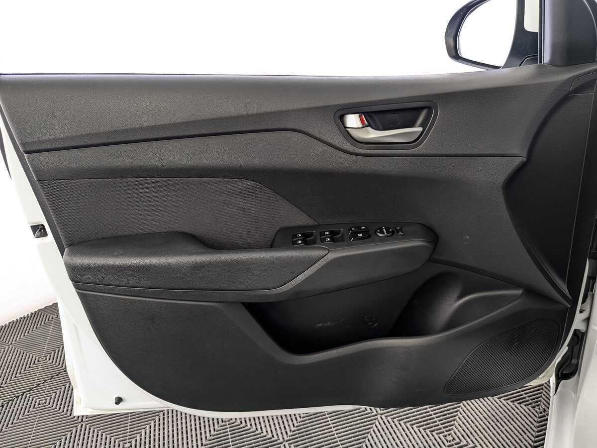 Hyundai Solaris б/у, 2017, Механическая. Фото: #16