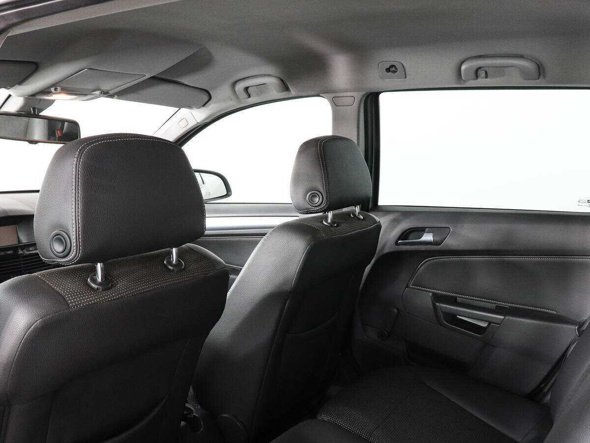 Opel Astra б/у, 2012, Автоматическая. Фото: #7