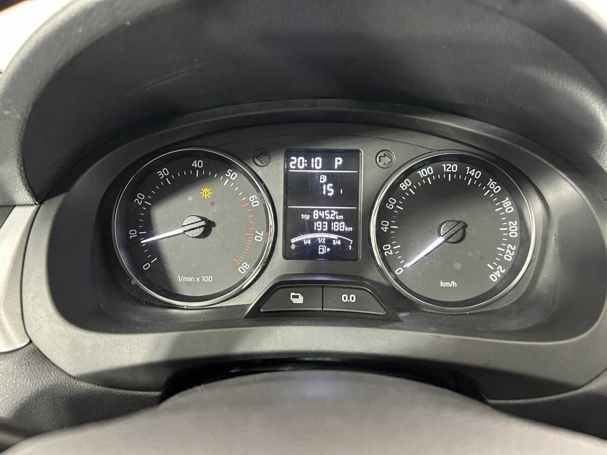 Skoda Rapid б/у, 2014, Автоматическая. Фото: #10