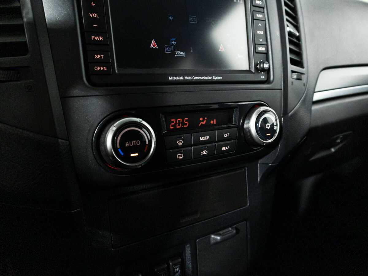 Mitsubishi Pajero б/у, 2012, Автоматическая. Фото: #15