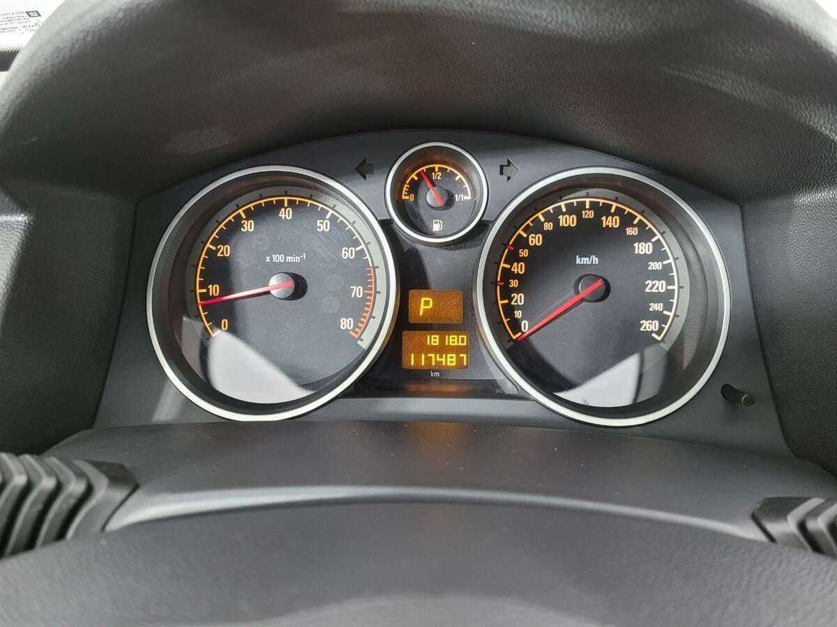 Opel Astra б/у, 2012, Автоматическая. Фото: #10