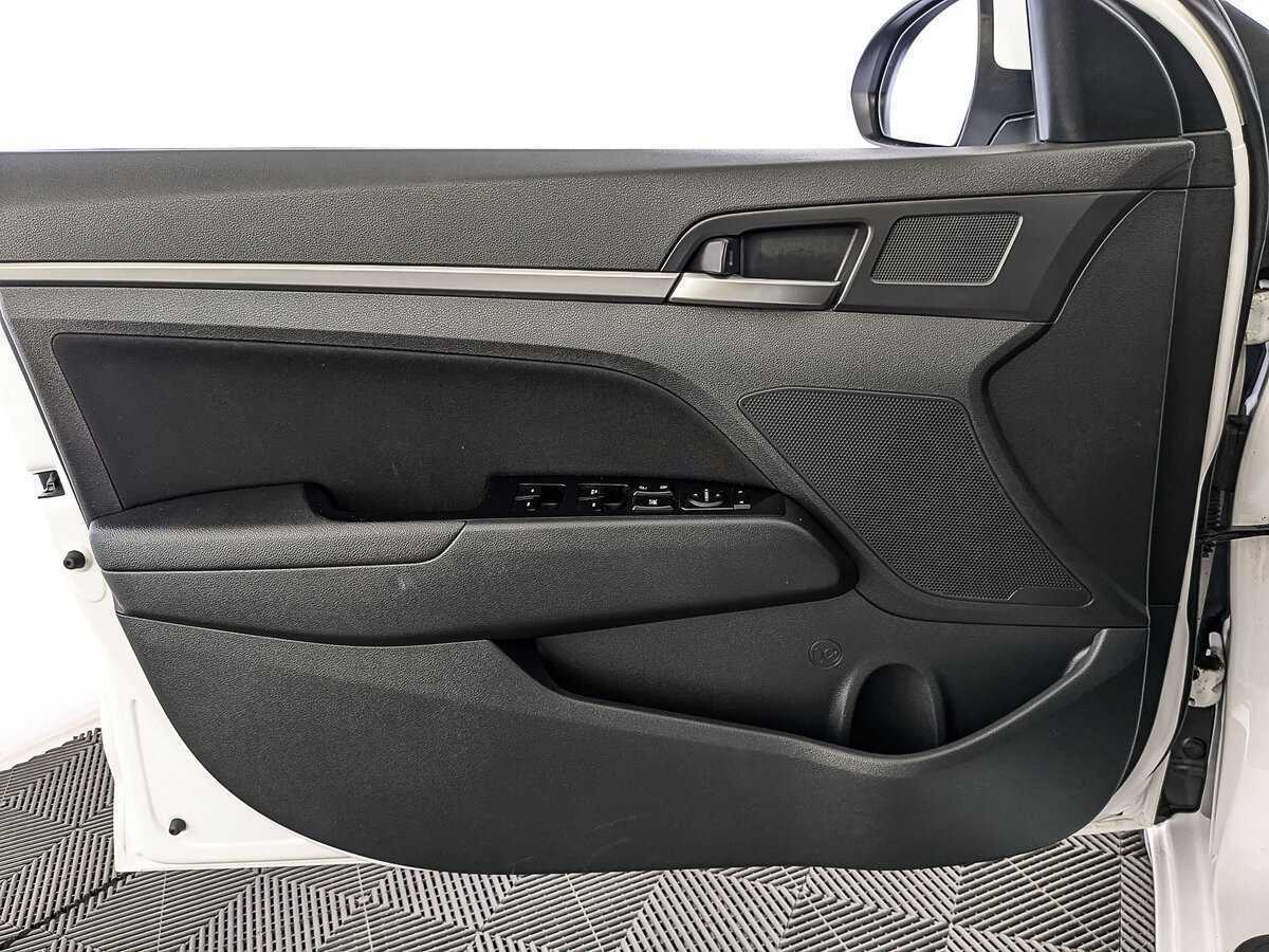 Hyundai Elantra б/у, 2018, Автоматическая. Фото: #17