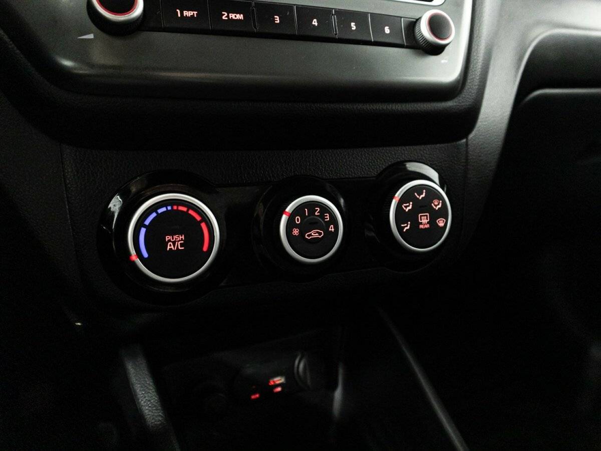 Kia Rio б/у, 2017, Автоматическая. Фото: #15