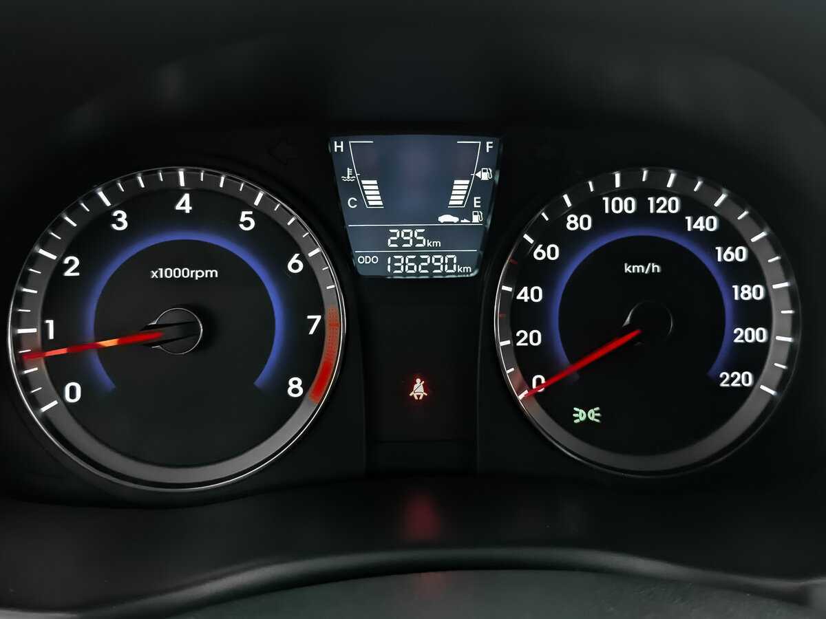 Hyundai Solaris б/у, 2014, Механическая. Фото: #11