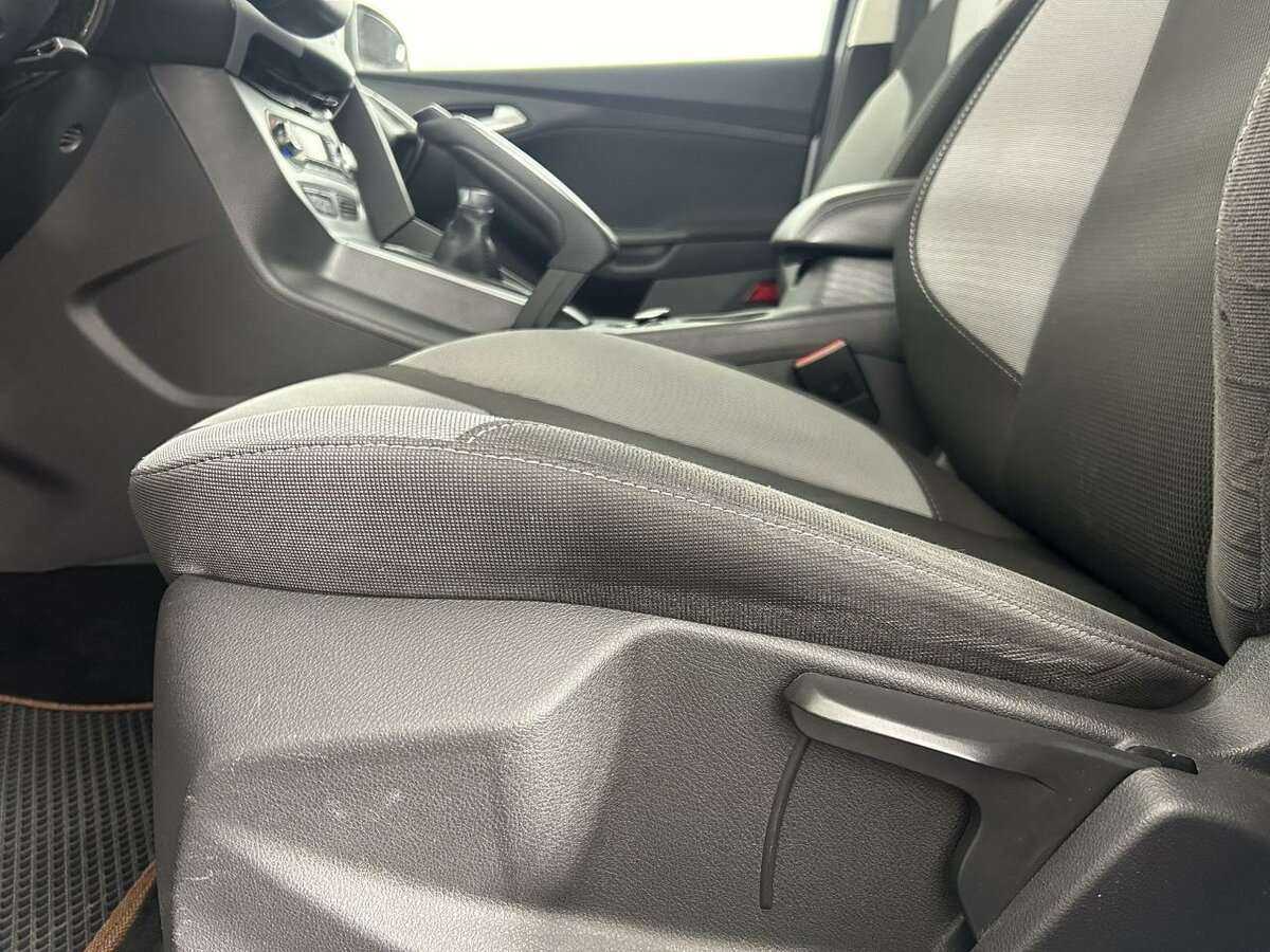 Ford Focus б/у, 2013, Механическая. Фото: #9