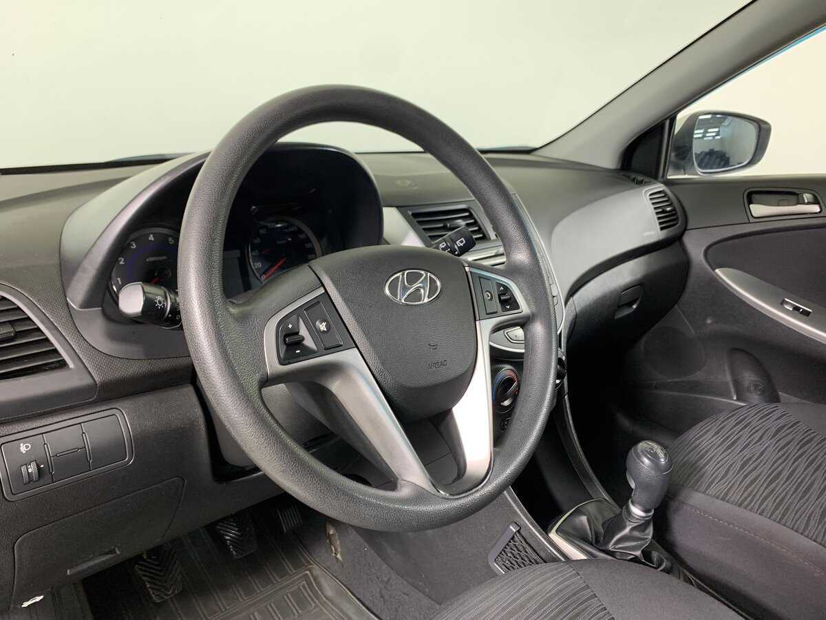 Hyundai Solaris б/у, 2016, Механическая. Фото: #11