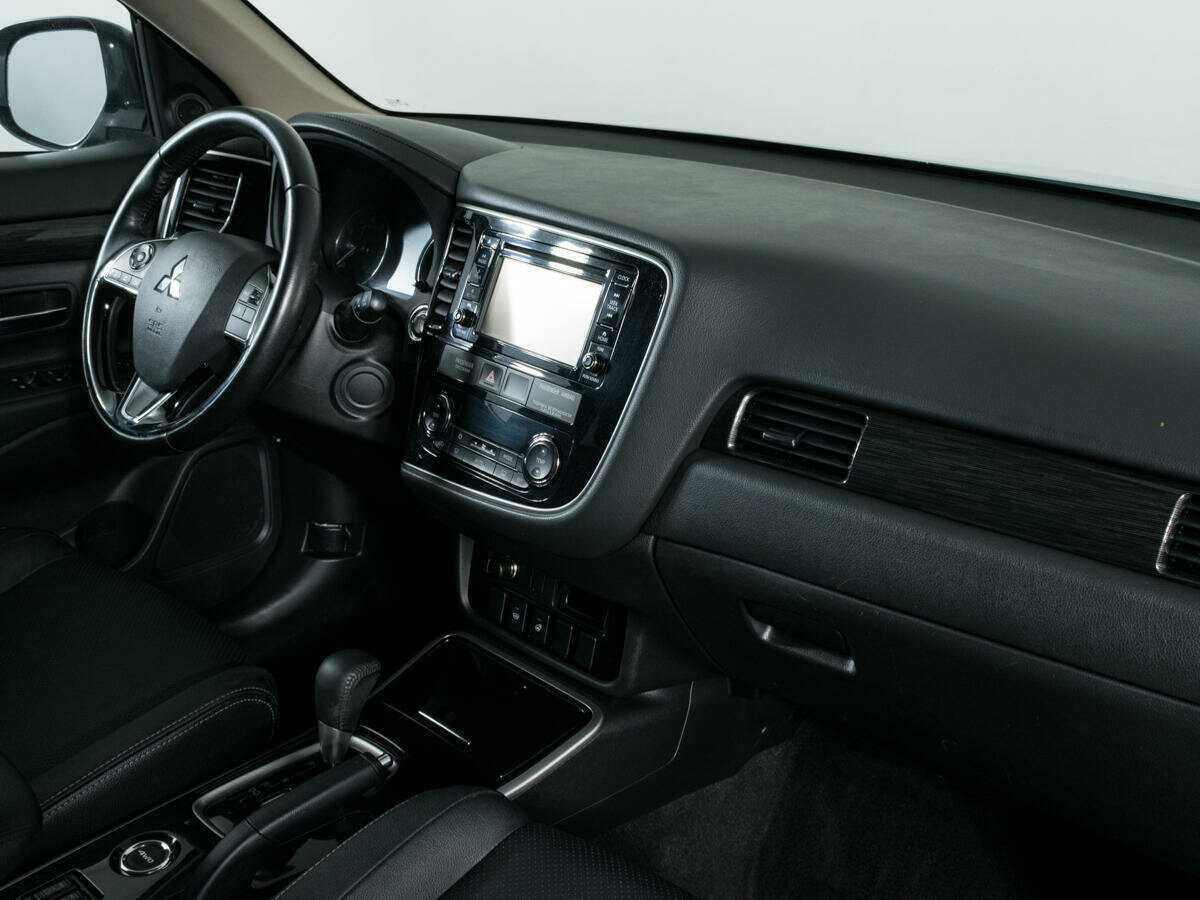 Mitsubishi Outlander б/у, 2017, Вариатор. Фото: #6