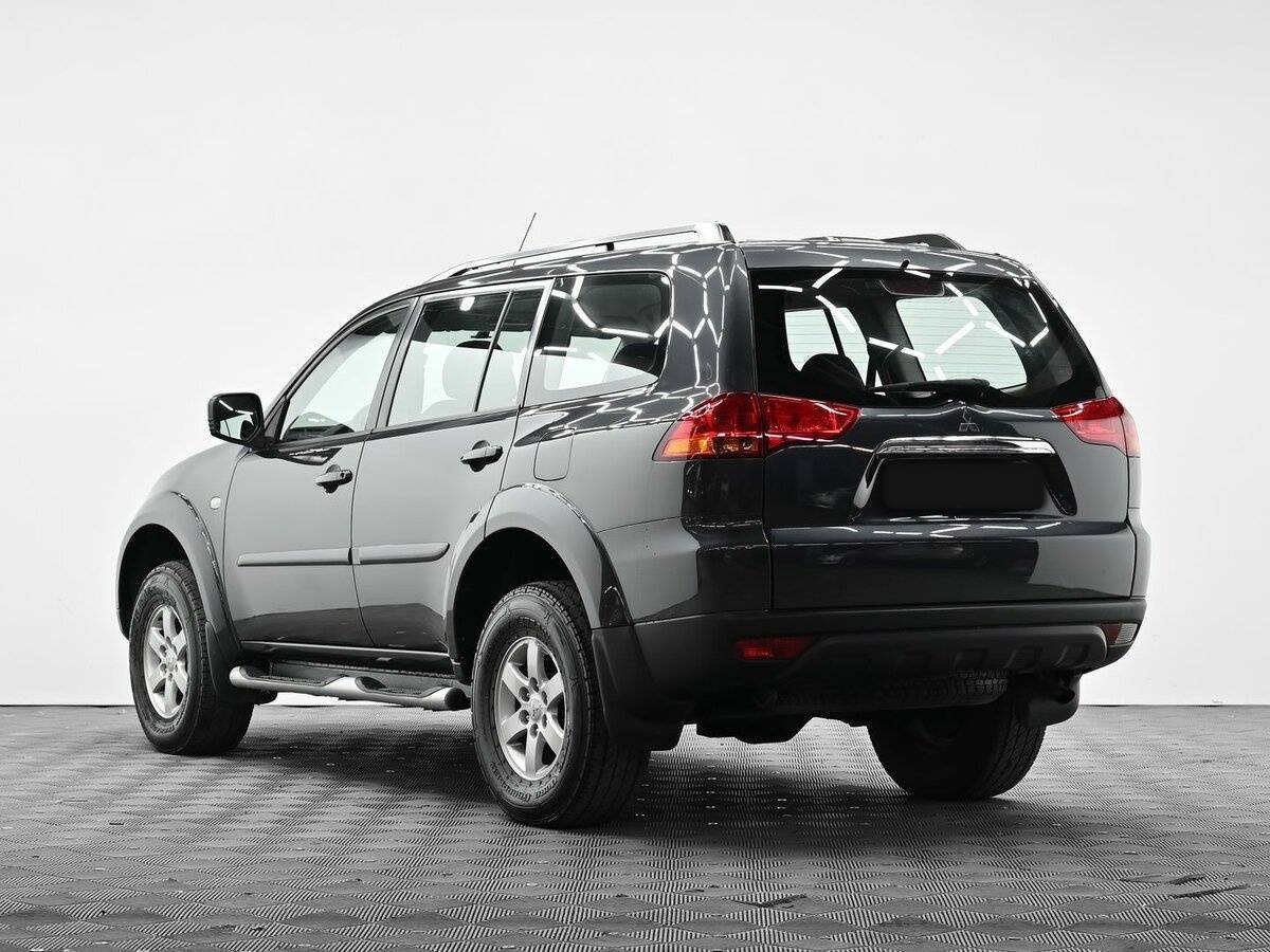 Mitsubishi Pajero Sport б/у, 2012, Механическая. Фото: #2