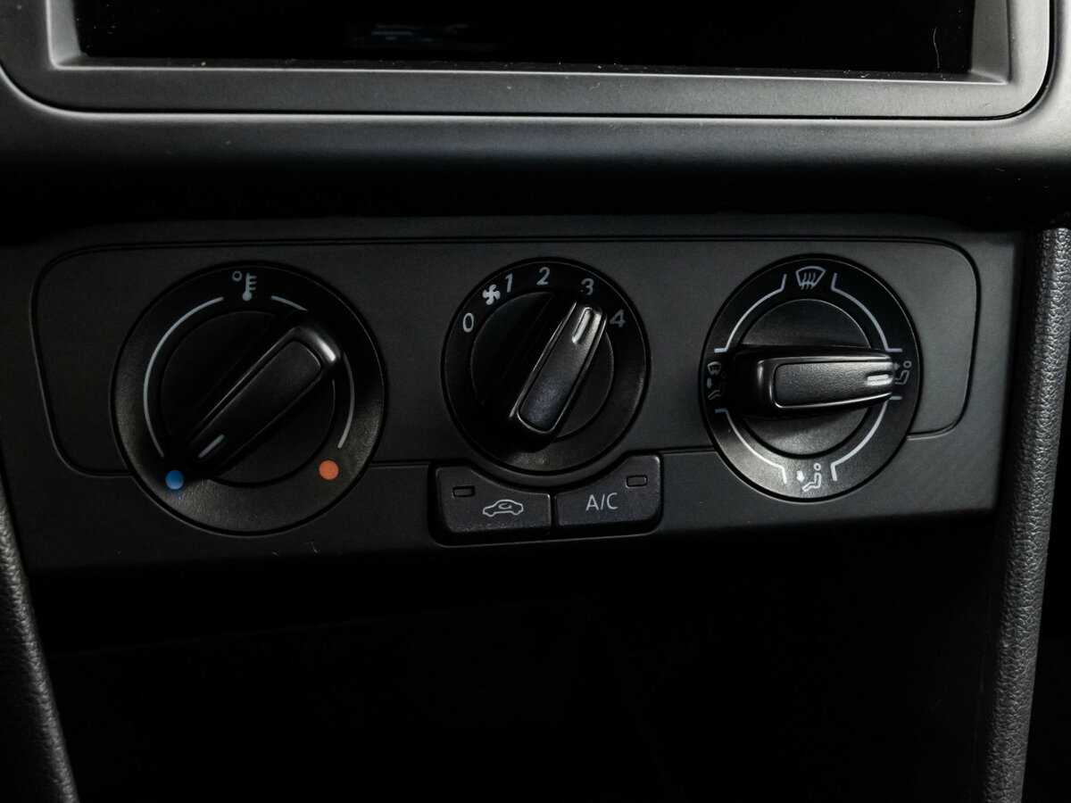 Volkswagen Polo б/у, 2017, Механическая. Фото: #11
