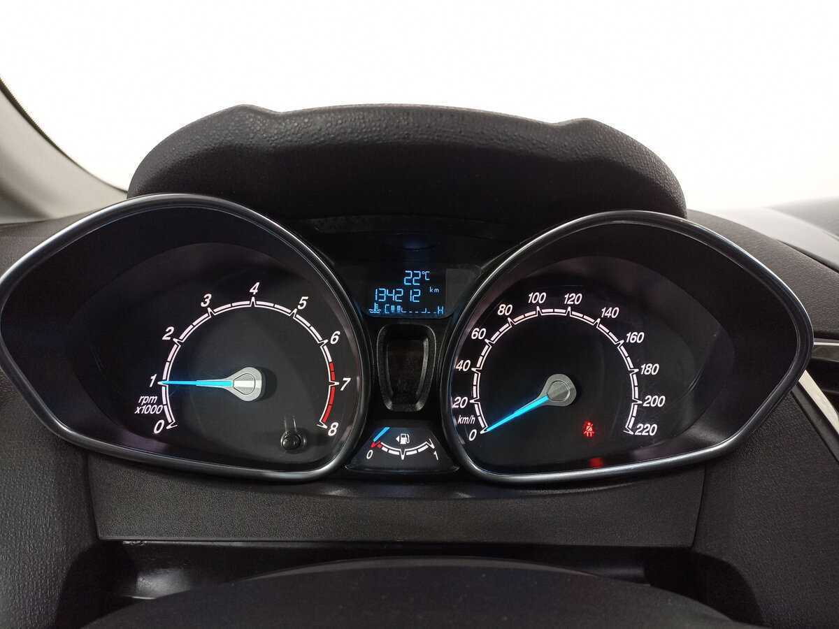 Ford Fiesta б/у, 2015, Механическая. Фото: #12