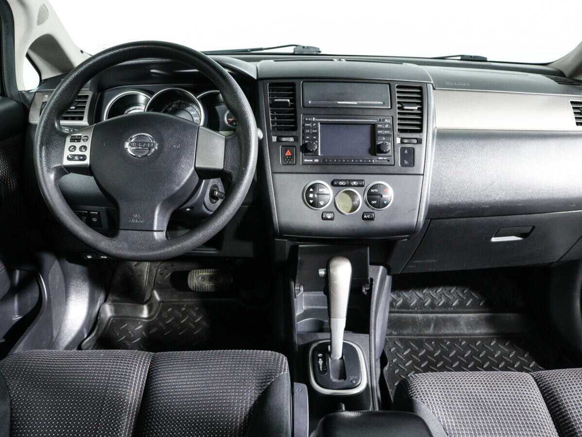 Nissan Tiida б/у, 2013, Автоматическая. Фото: #9