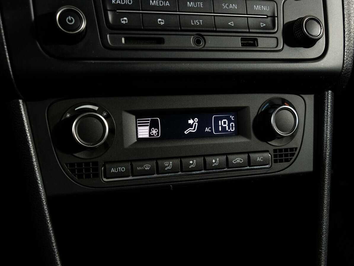 Volkswagen Polo б/у, 2013, Автоматическая. Фото: #10