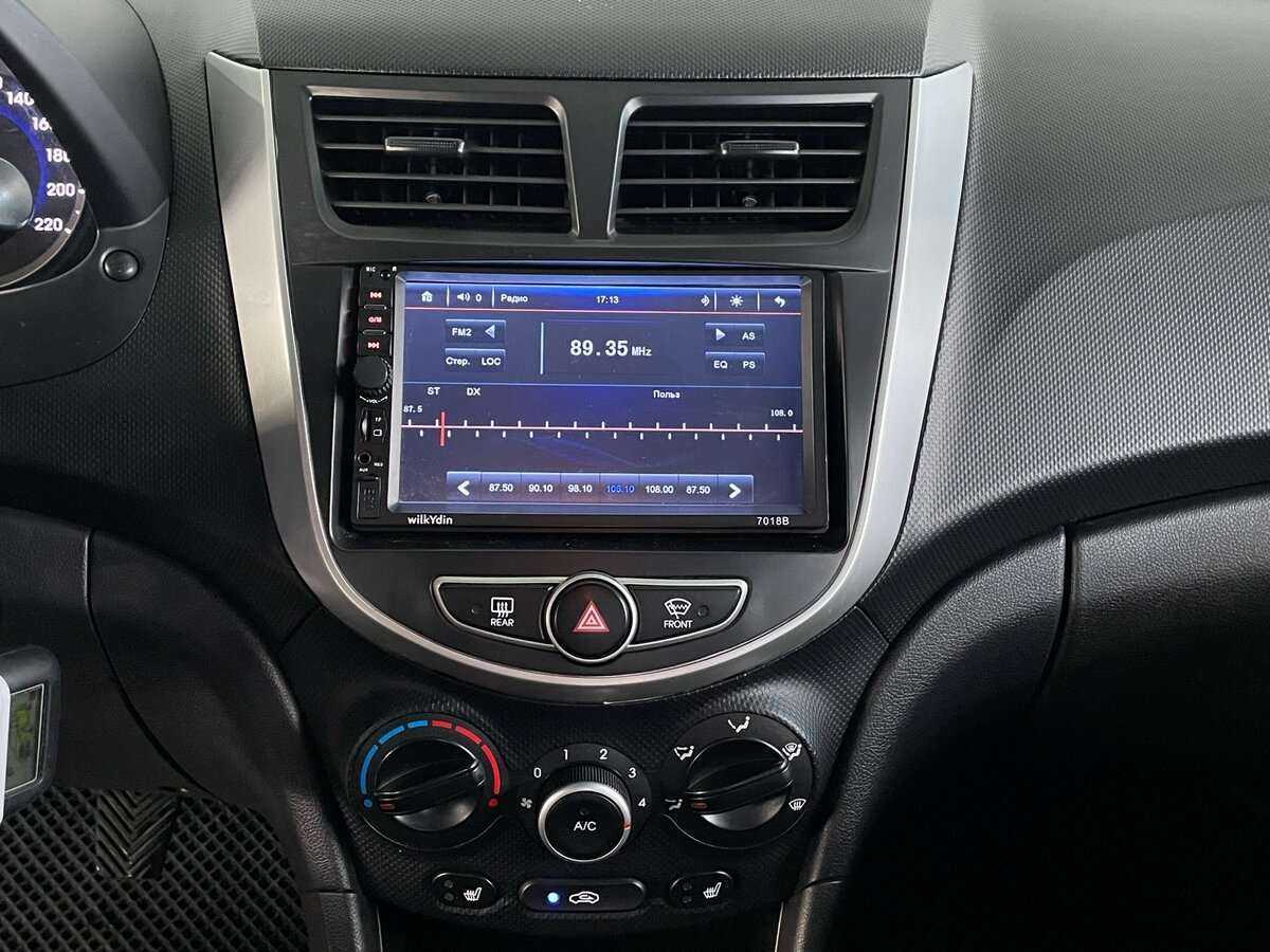 Hyundai Solaris б/у, 2013, Механическая. Фото: #11