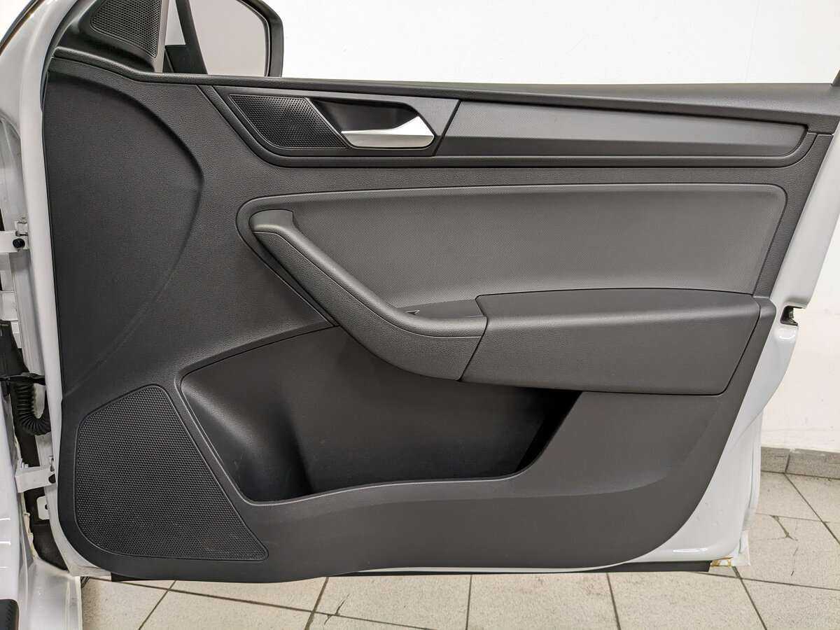 Volkswagen Polo б/у, 2020, Автоматическая. Фото: #20