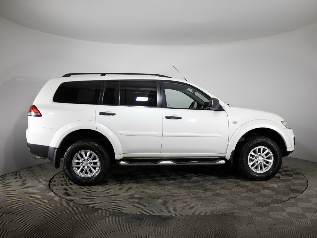 Mitsubishi Pajero Sport б/у, 2014, Механическая. Фото: #3