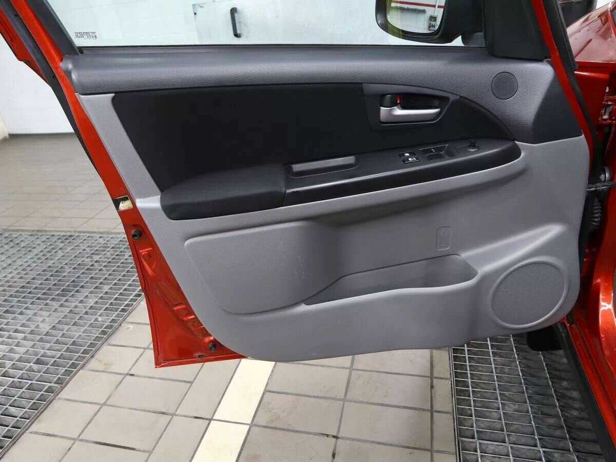 Suzuki SX4 б/у, 2013, Механическая. Фото: #16