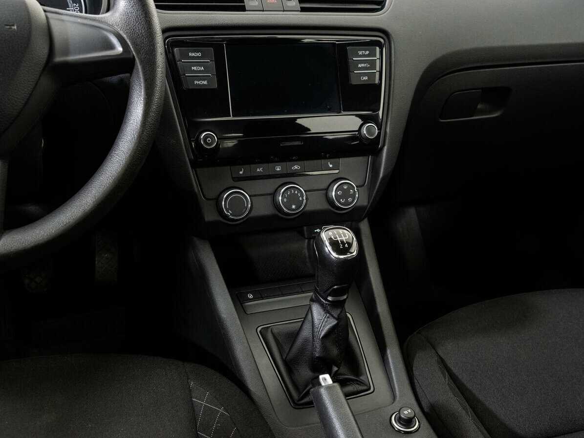 Skoda Octavia б/у, 2019, Механическая. Фото: #11