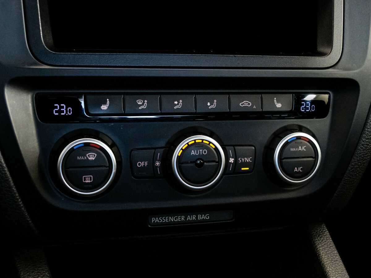 Volkswagen Jetta б/у, 2013, Механическая. Фото: #12