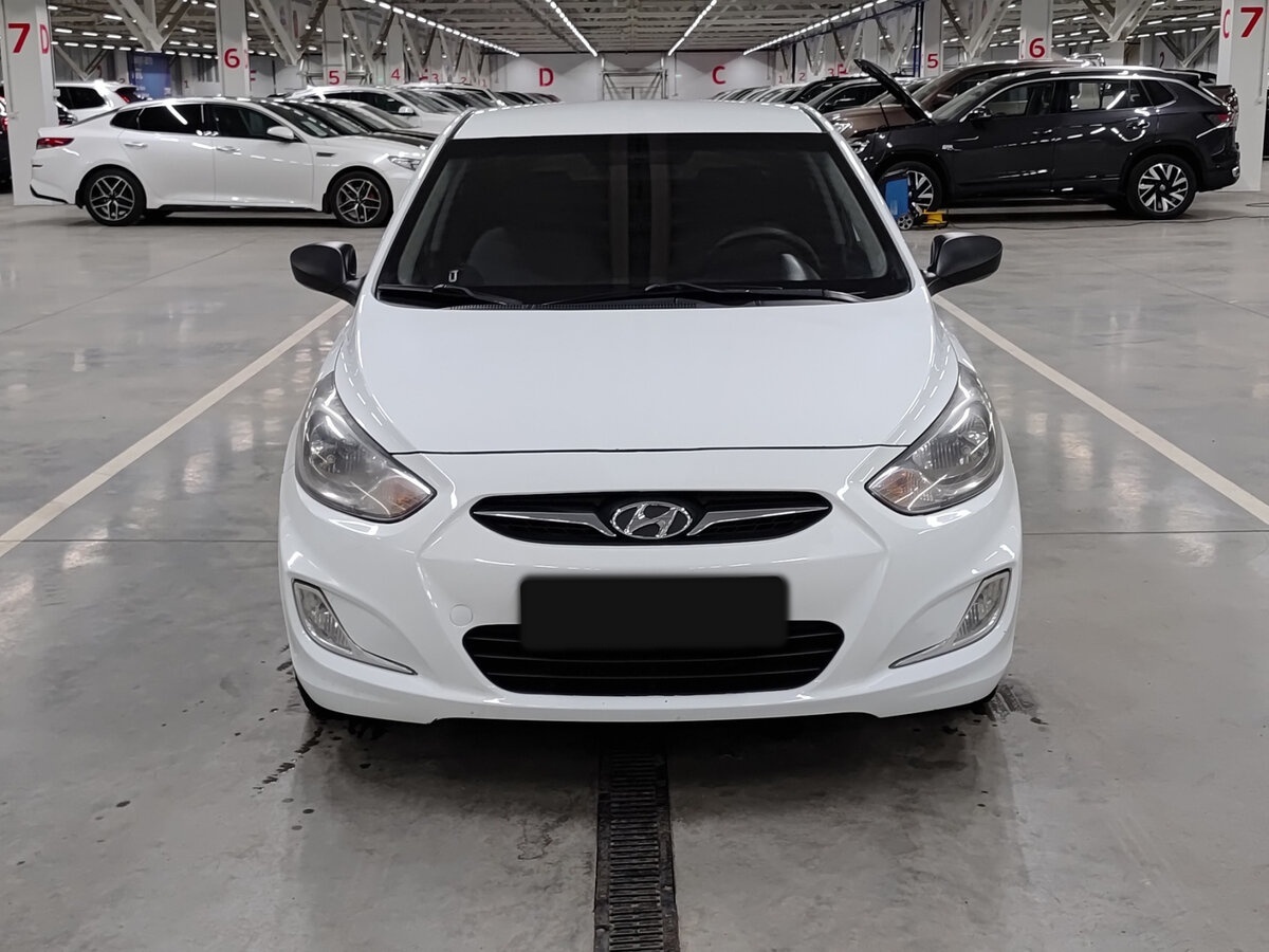 Hyundai Solaris б/у, 2013, Механическая. Фото: #1