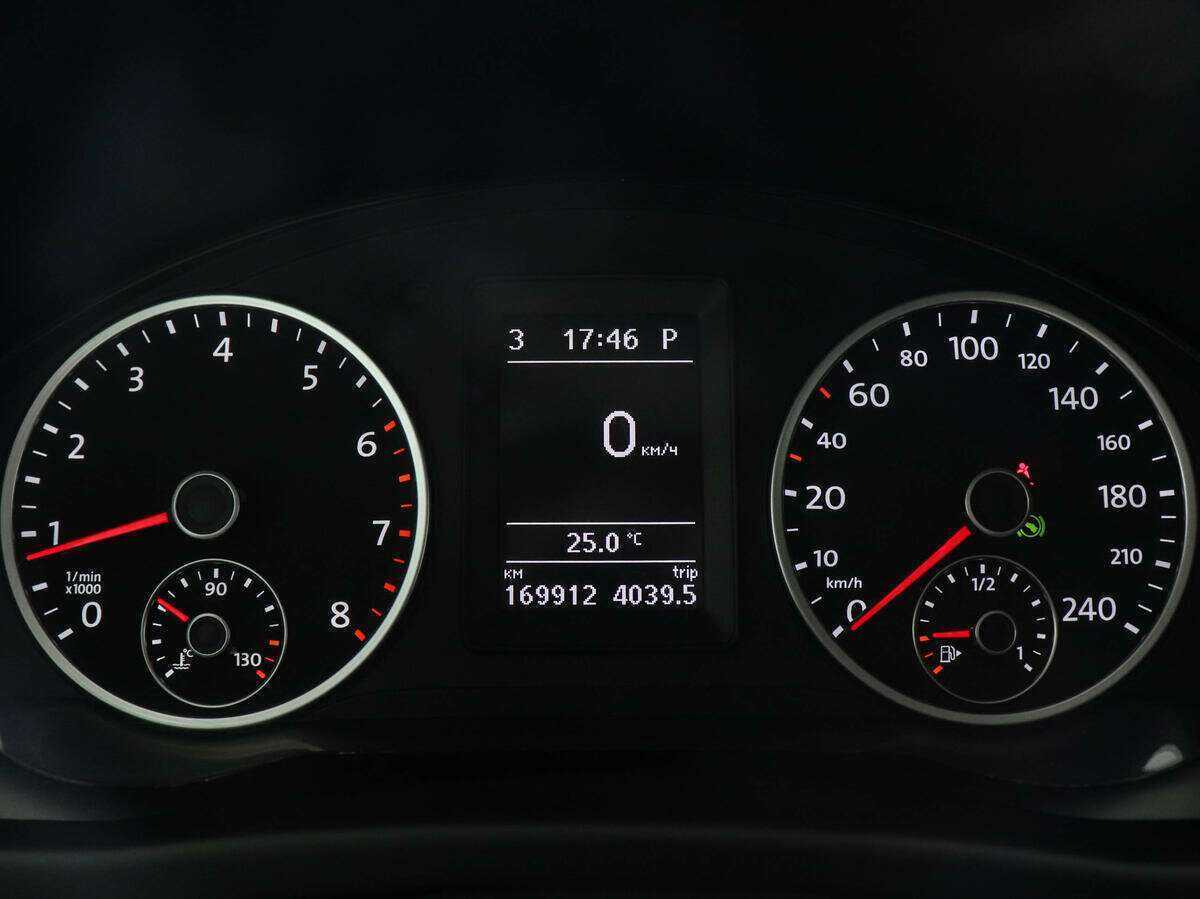 Volkswagen Tiguan б/у, 2012, Автоматическая. Фото: #10