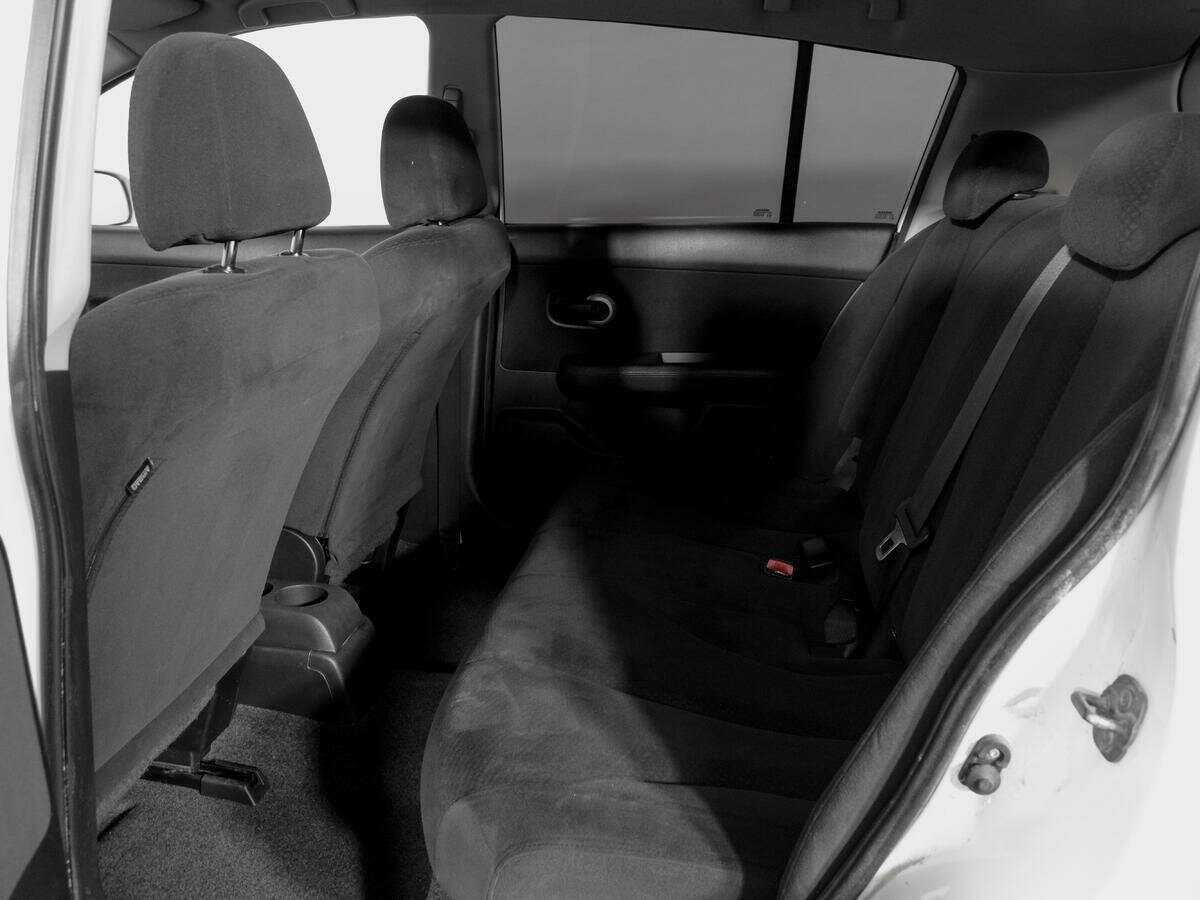 Nissan Tiida б/у, 2013, Механическая. Фото: #8