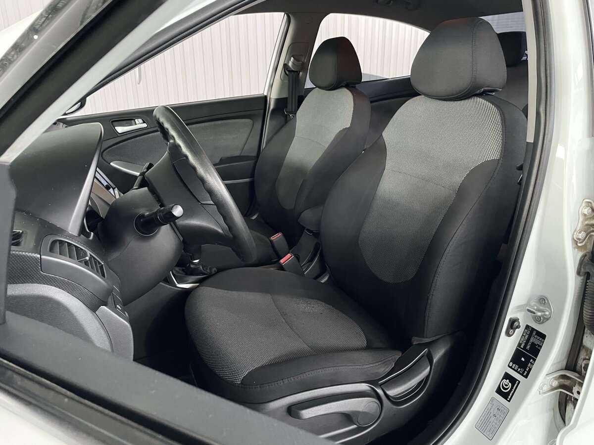 Hyundai Solaris б/у, 2013, Механическая. Фото: #12