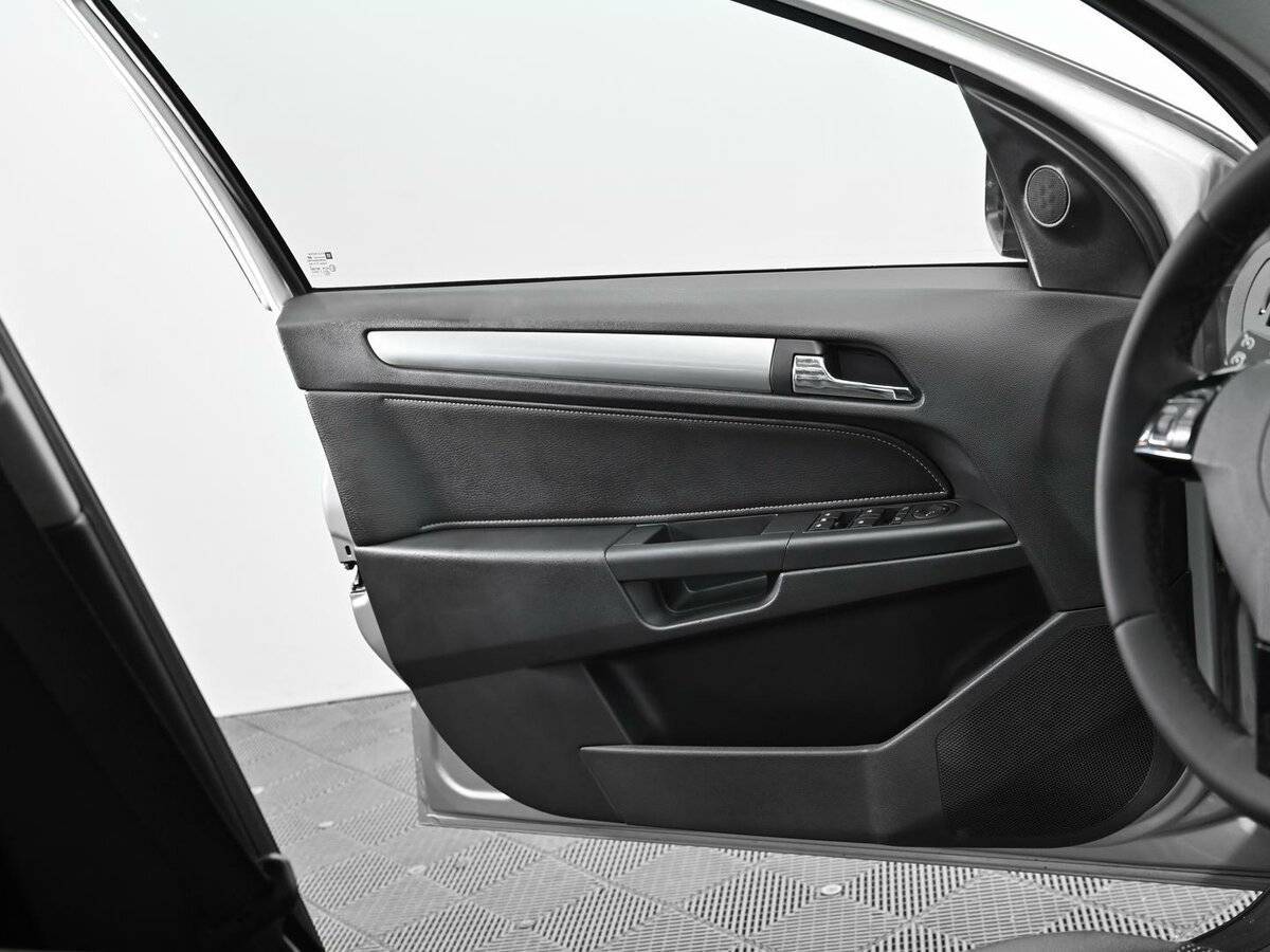 Opel Astra б/у, 2012, Автоматическая. Фото: #5