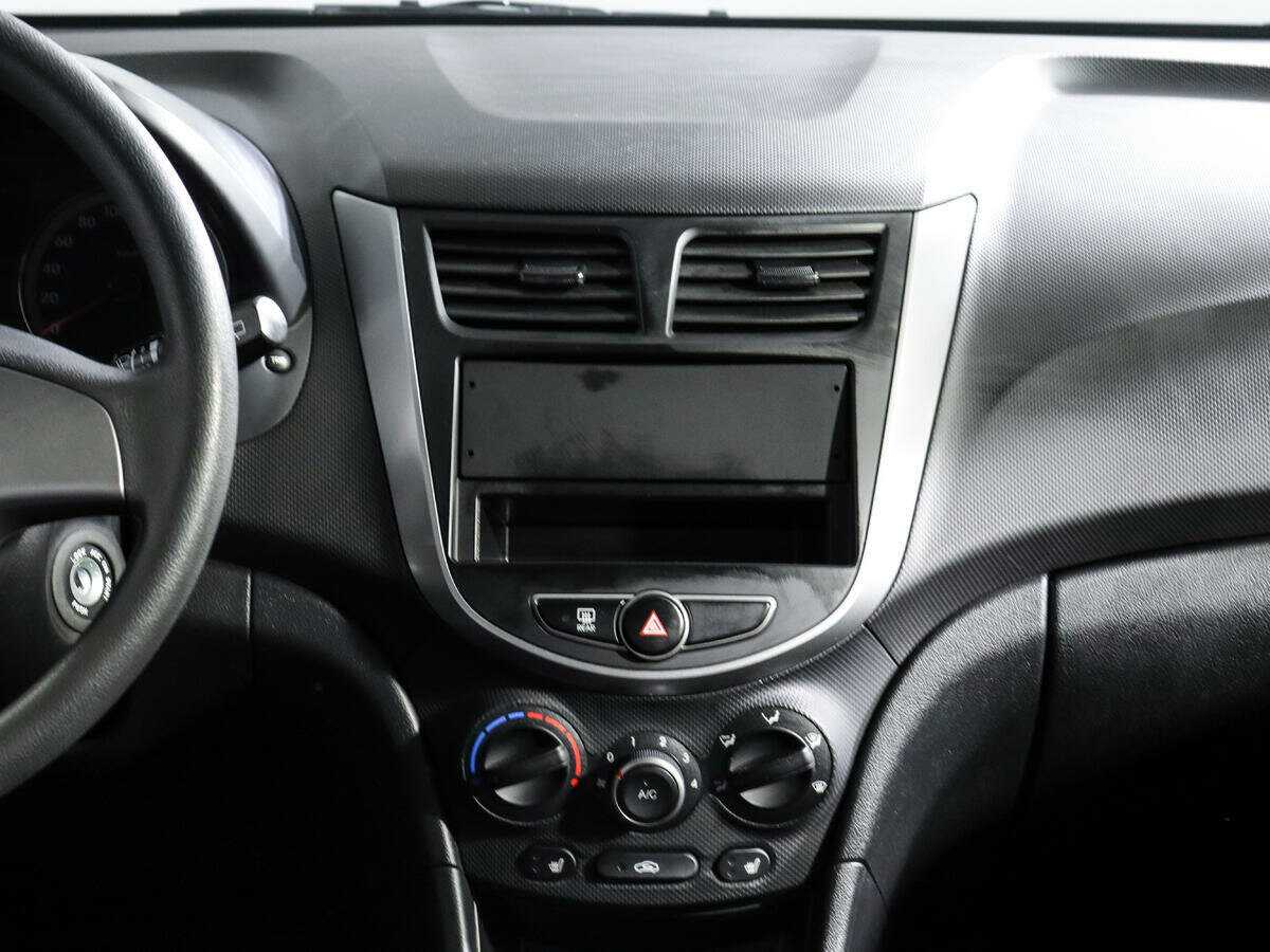 Hyundai Solaris б/у, 2016, Механическая. Фото: #10