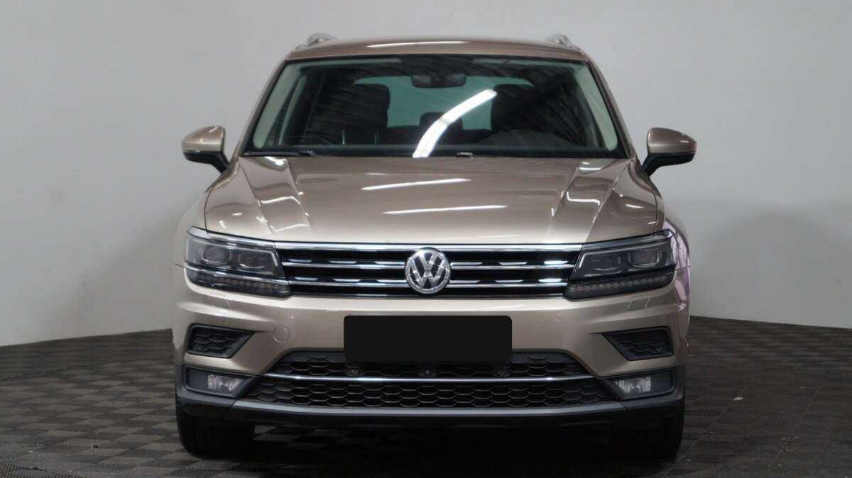 Volkswagen Tiguan б/у, 2018, Роботизированная. Фото: #1
