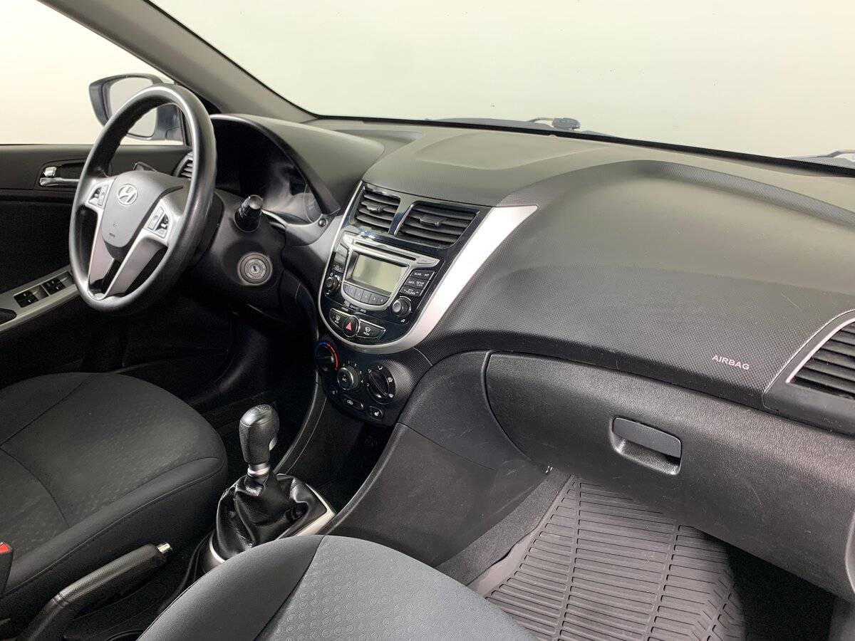 Hyundai Solaris б/у, 2013, Механическая. Фото: #12