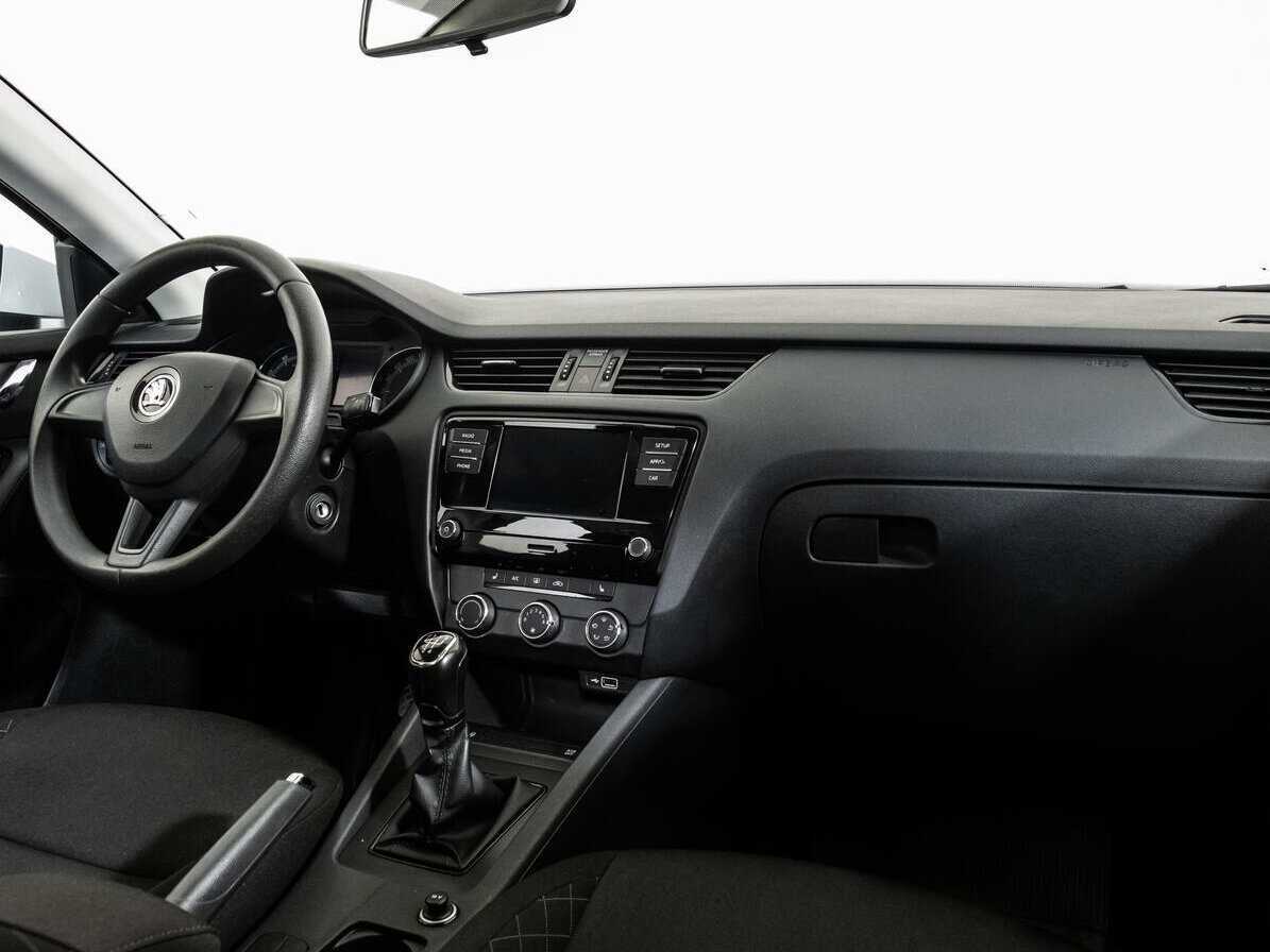 Skoda Octavia б/у, 2019, Механическая. Фото: #8