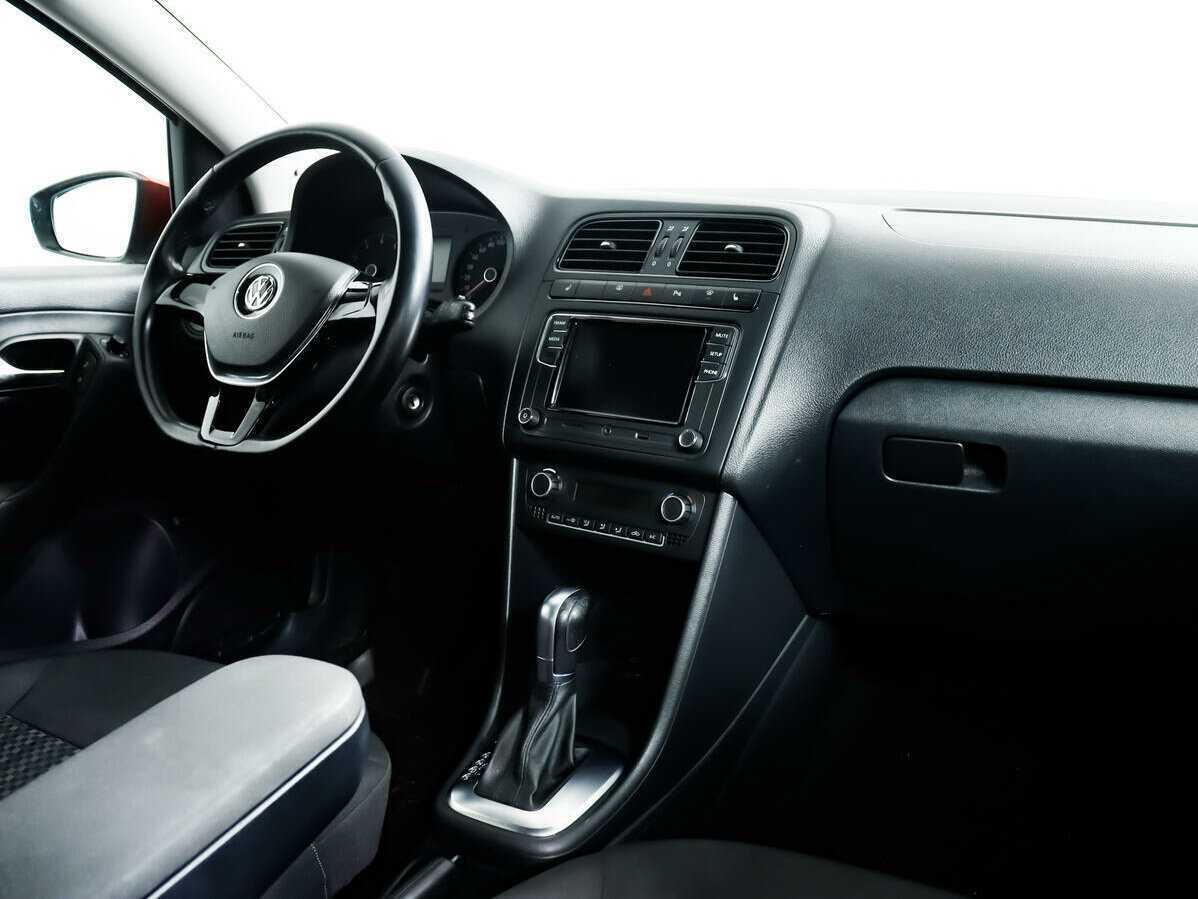 Volkswagen Polo б/у, 2015, Автоматическая. Фото: #8