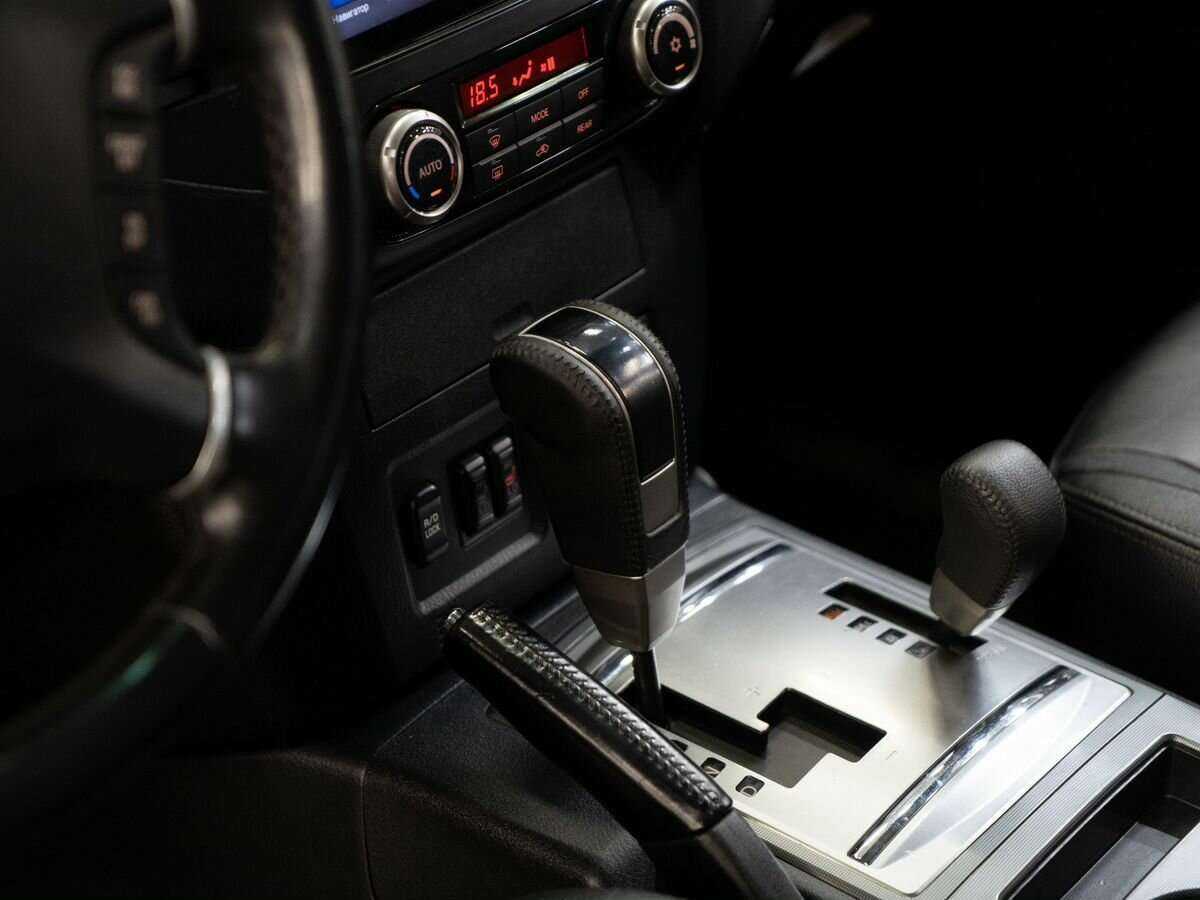 Mitsubishi Pajero б/у, 2012, Автоматическая. Фото: #11