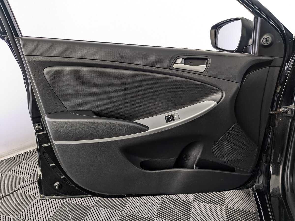 Hyundai Solaris б/у, 2013, Автоматическая. Фото: #14